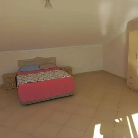 Ali Villa *